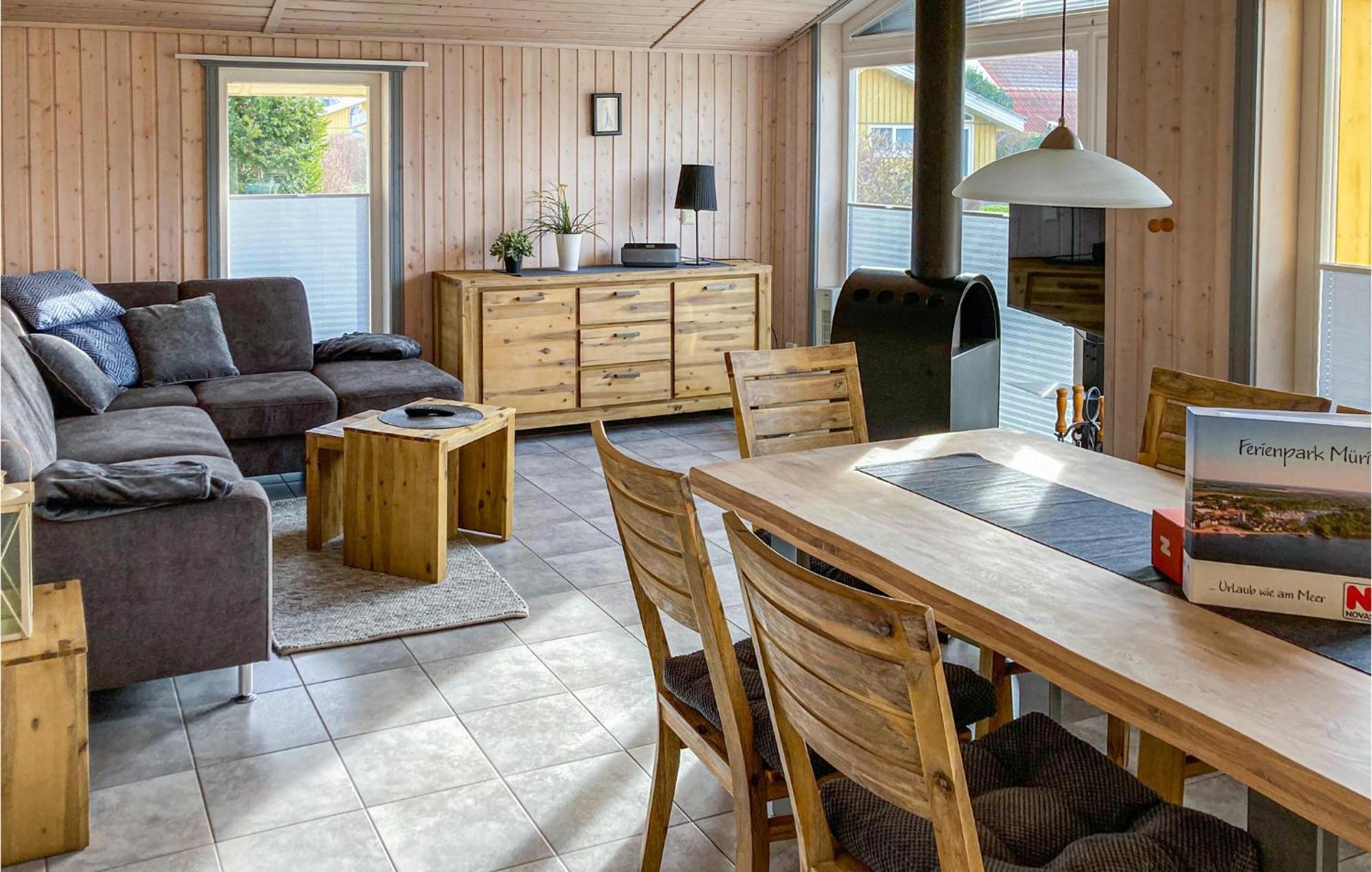 2 Bedroom Nice Home In Rechlin Exteriör bild