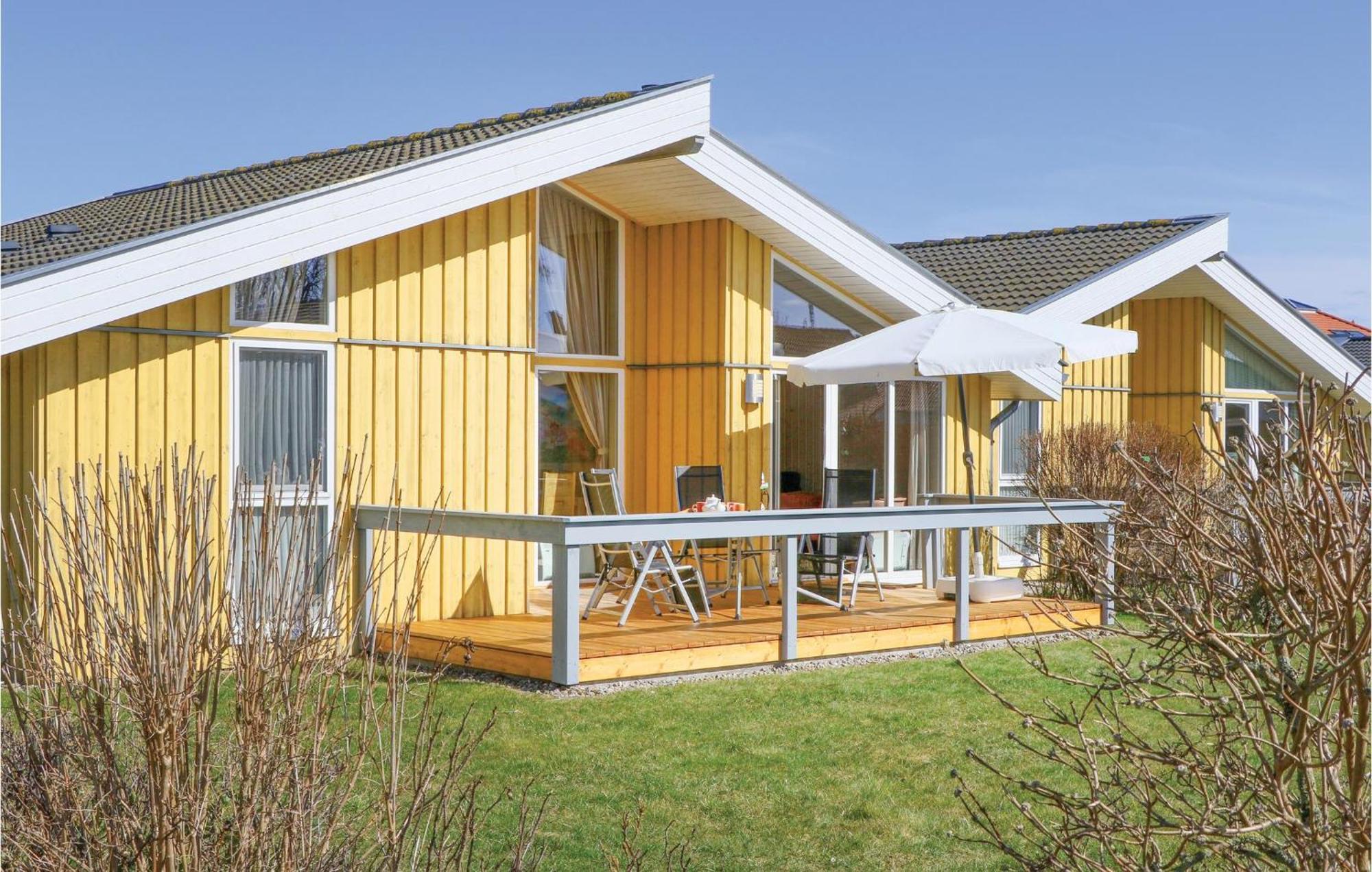2 Bedroom Nice Home In Rechlin Exteriör bild